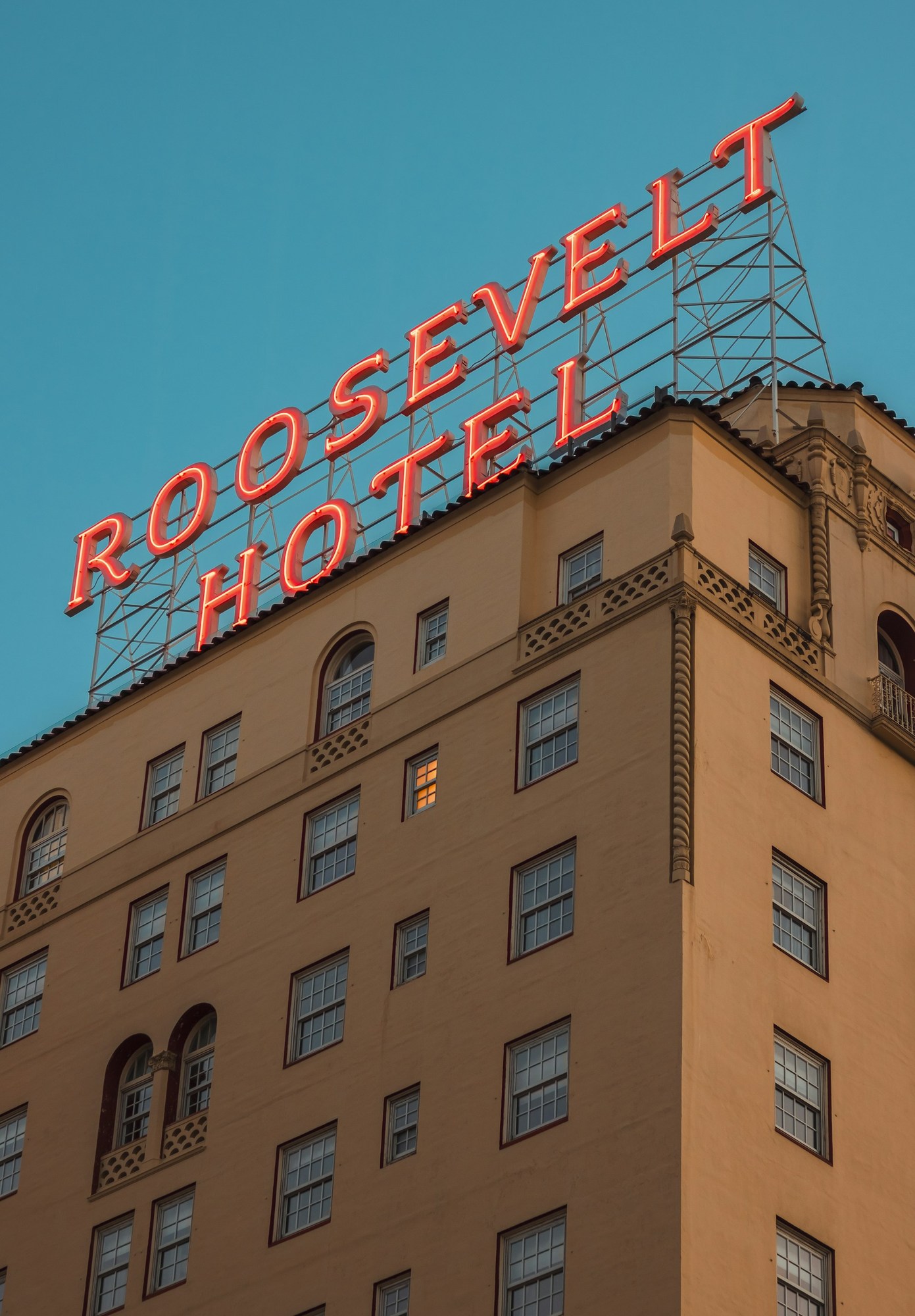 Hollywood Roosevelt Hotel exterior